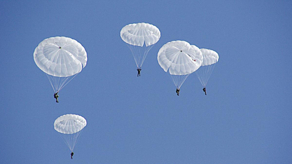 parasutare-rusia-trupe-militari_87496900