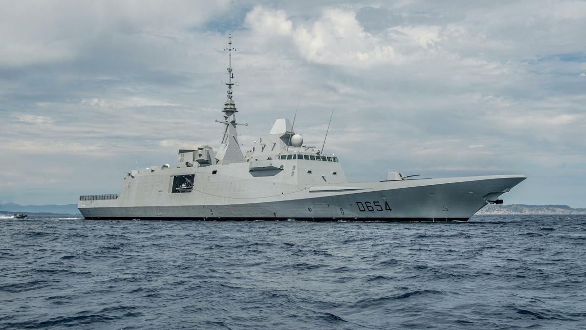 fregata_franceza_auvergne_88000000