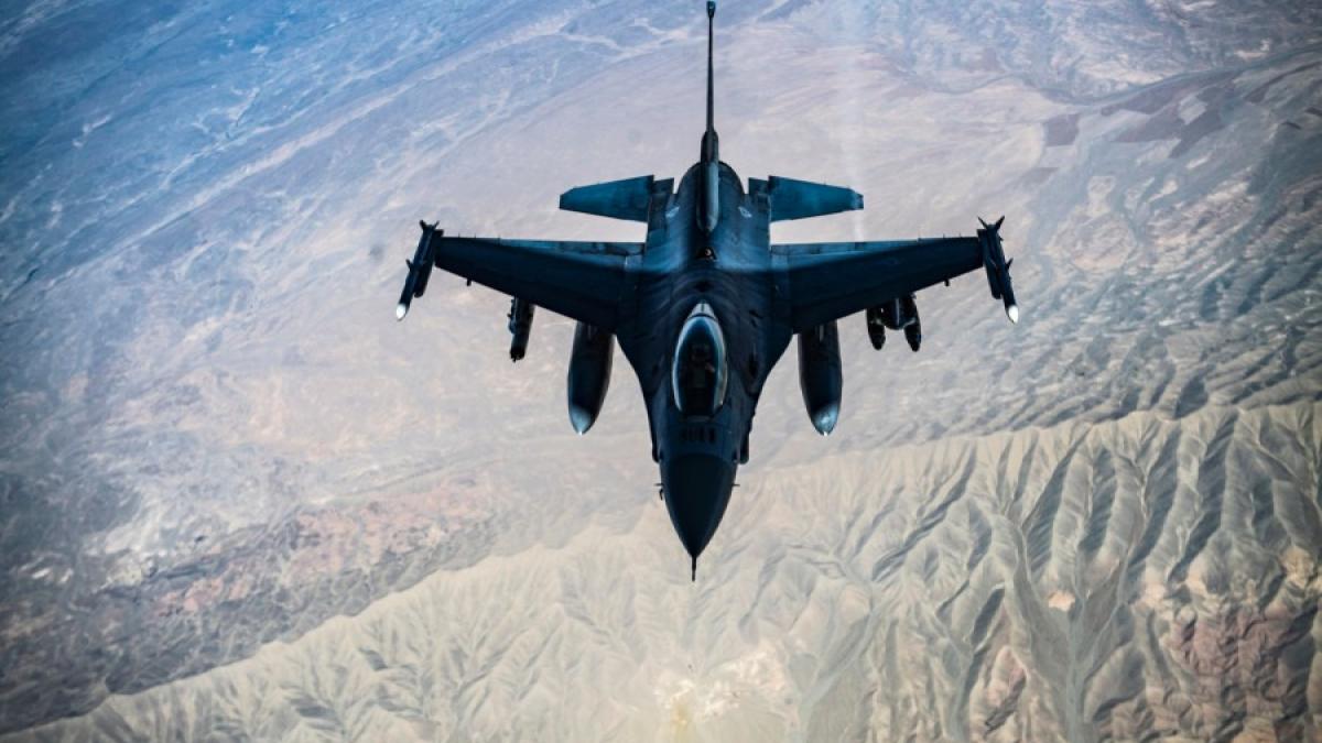 f-16-sua-avion_80235000