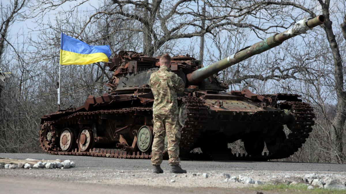 tanc-distrus-ucraina_10688300