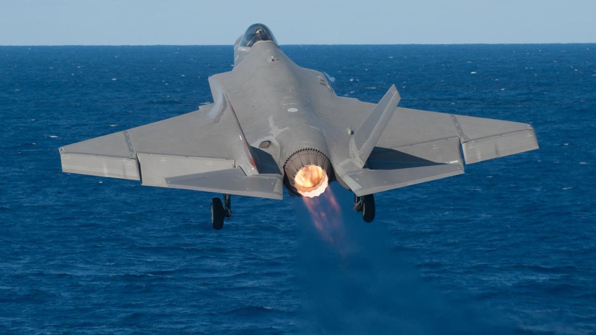 f-35-portavion_90634000