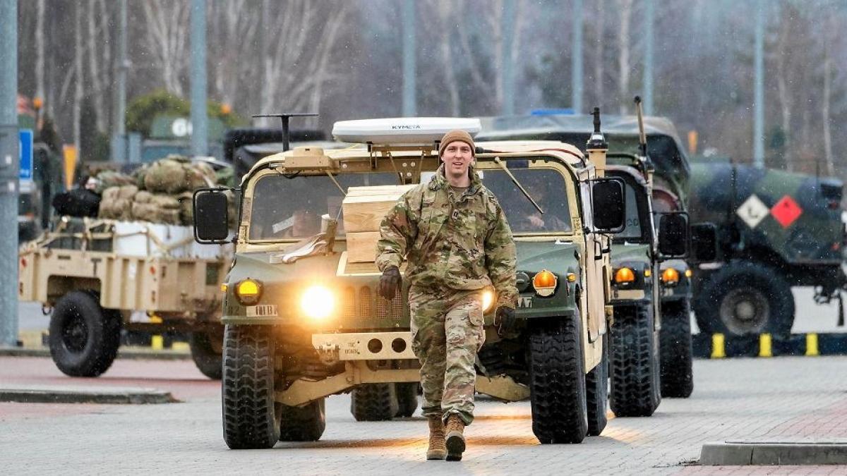 militari-americani-pe-aeroportul-rzeszow-jasionka_91597400