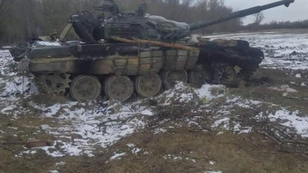 tanc-rusesc-distrus-in-apropiere-de-kiev-01_08571200