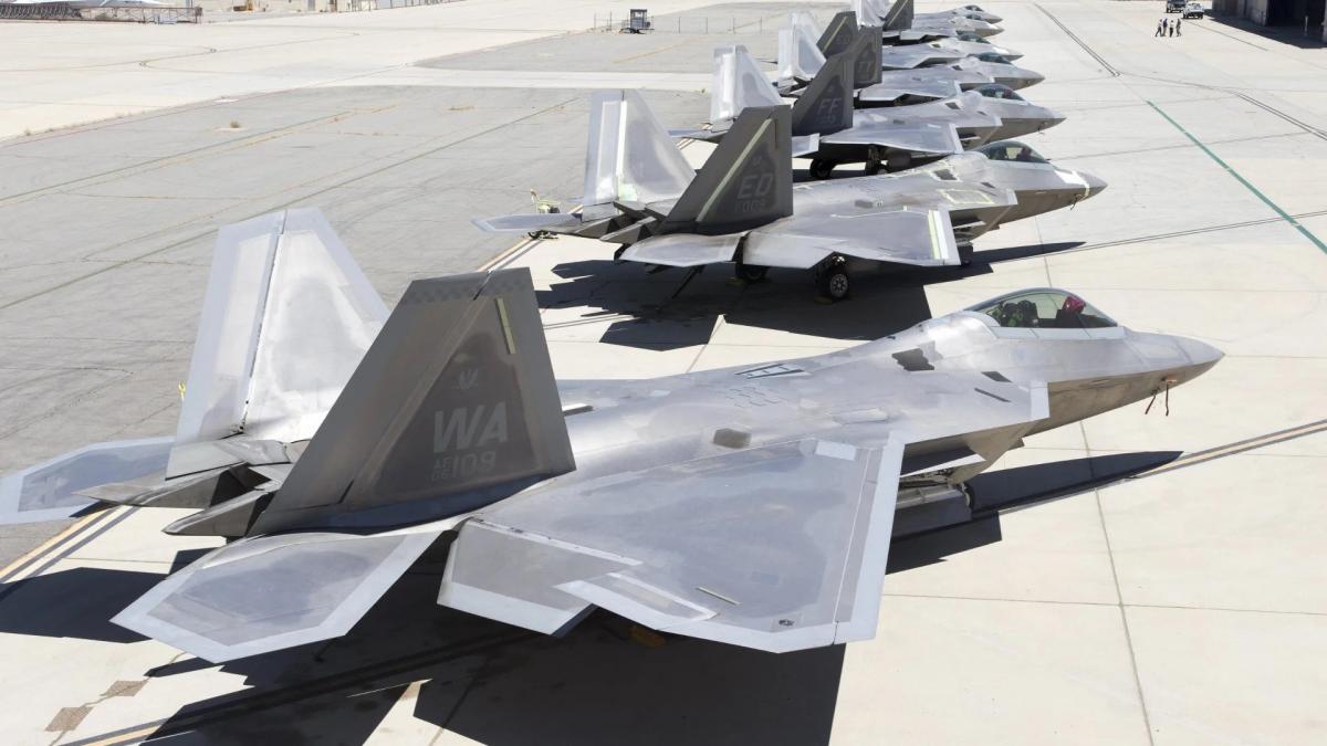 avioane-f-22--us-air-force_65770800