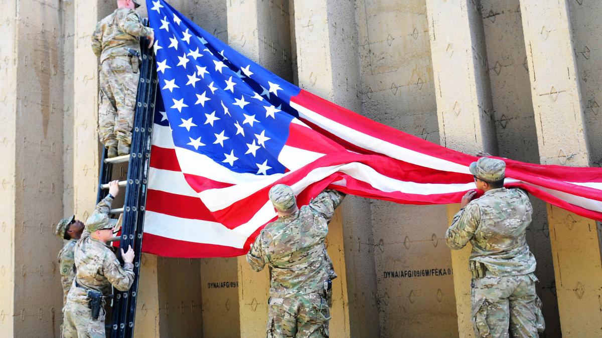 militari_americani_arborand_drapelul_sua_95930800