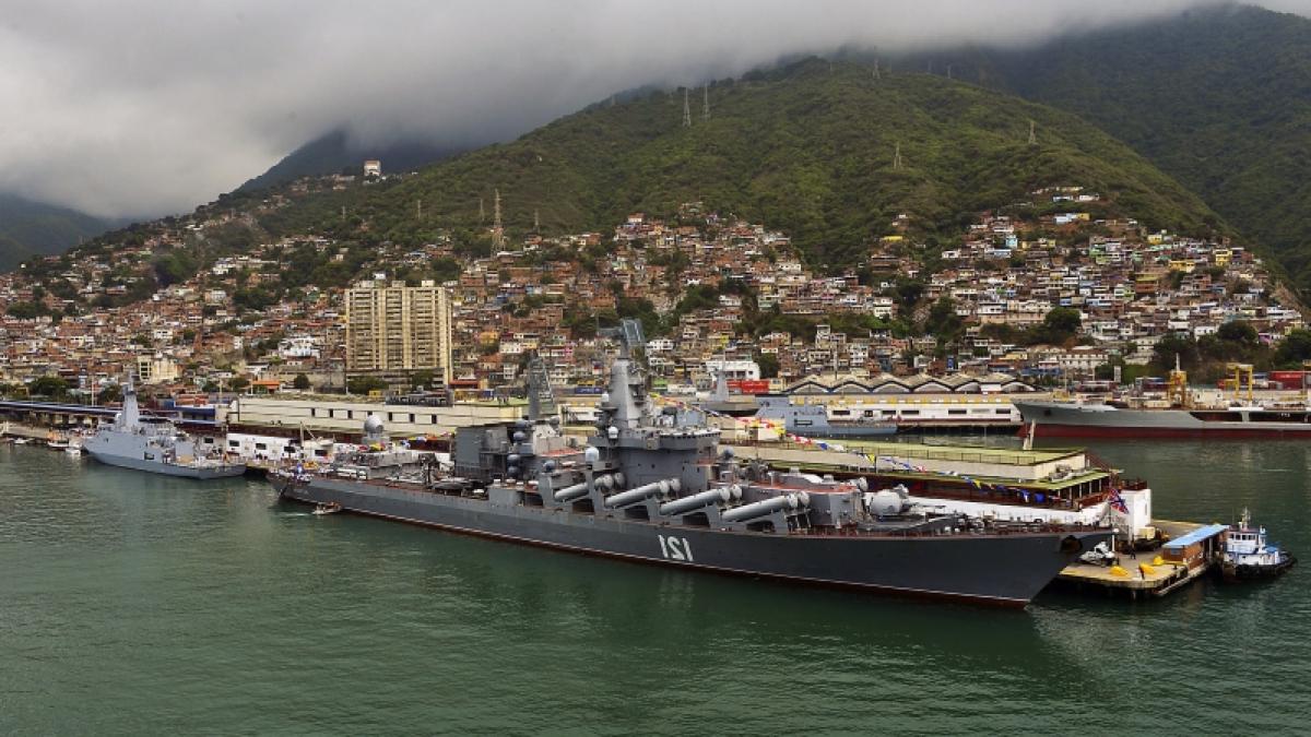 russia_signs_deal_to_send_navy_28044600