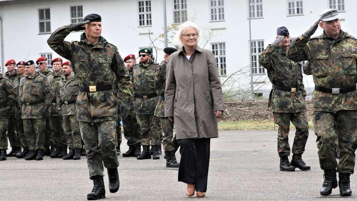 ministrul-german-al-apararii-01_28202300