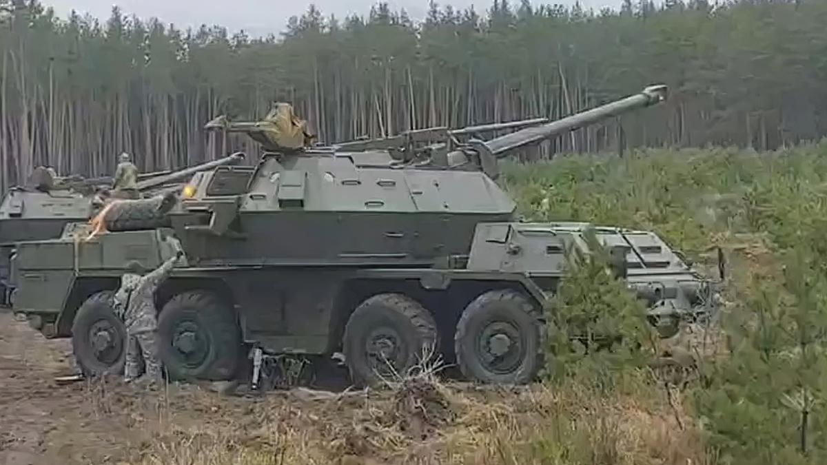 Forțele Armate ale Ucrainei au arătat cum folosesc obuzierele autopropulsate DANA, primite de la Cehia (Foto/Video)