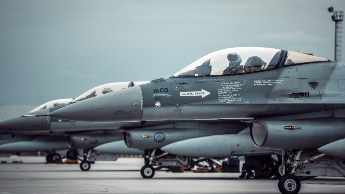 f-16_fighting-falcon_roaf_73551800