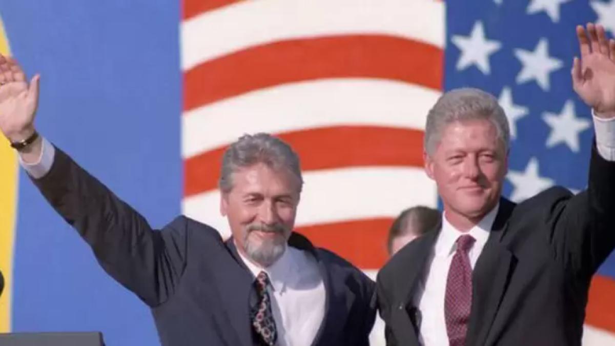 emil-constantinescu-bill-clinton_38034300