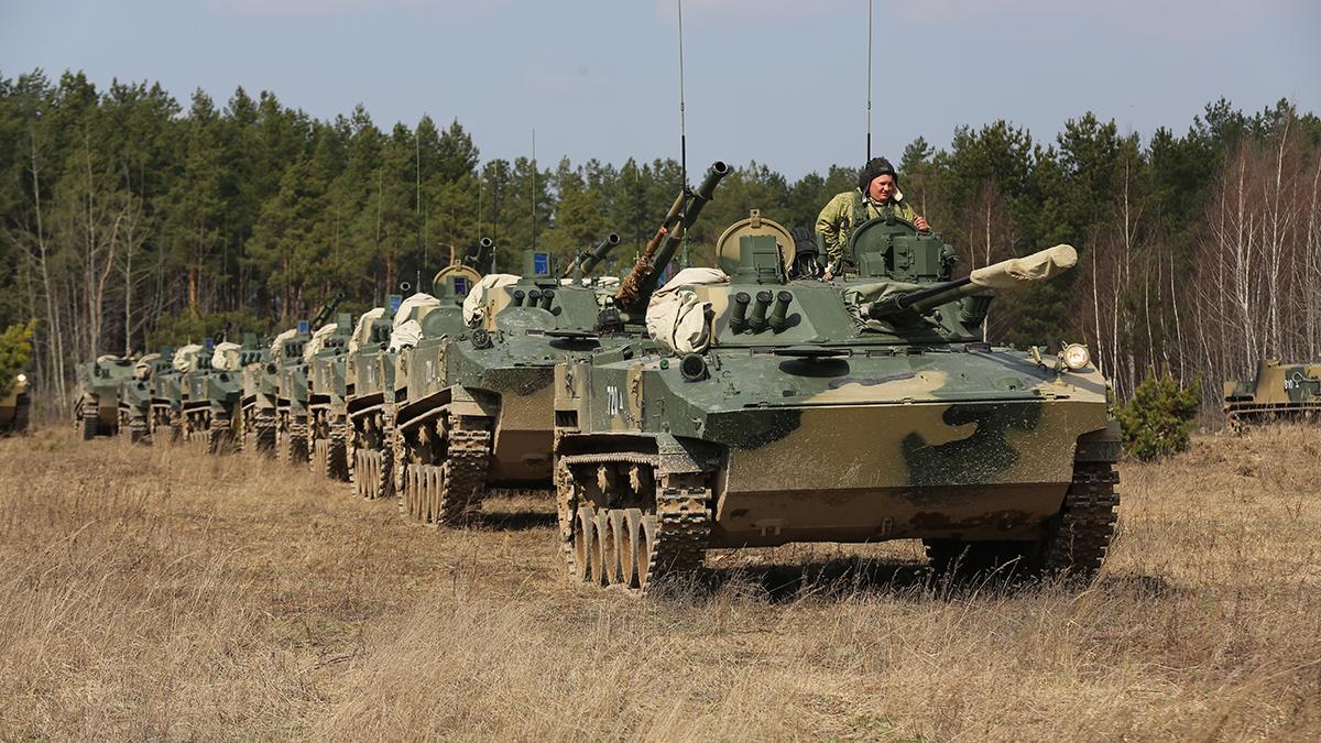 rusia-vehicul-de-lupta-al-infateriei-bmd-4m-coloana_24151600