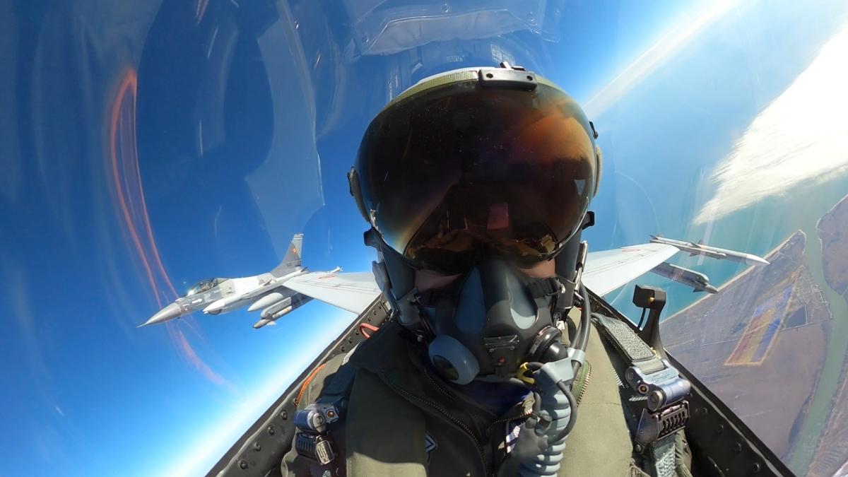 f-16-romania-pilot_24692000
