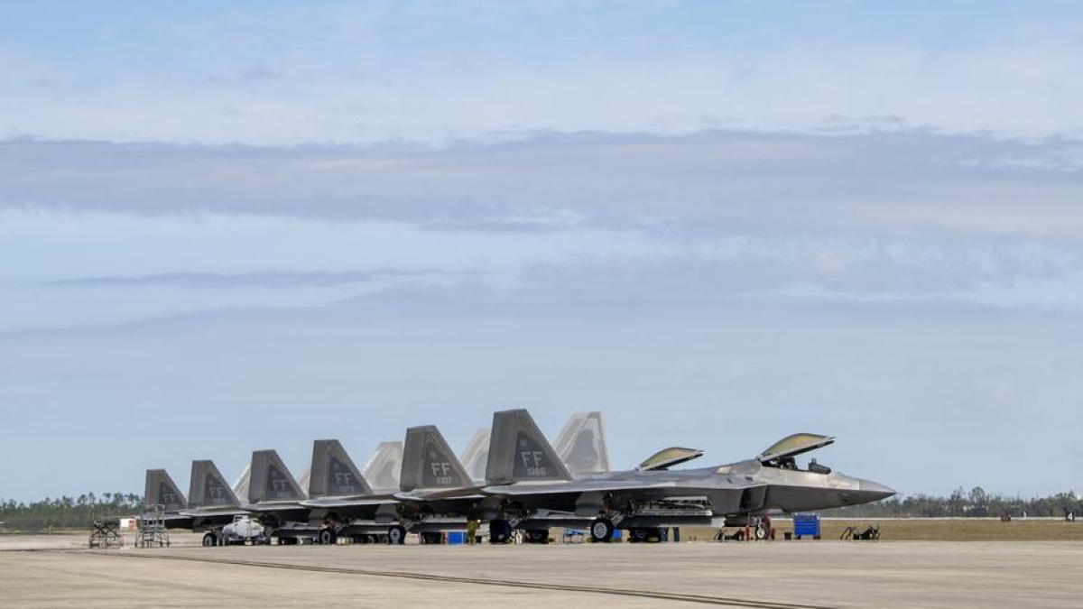 avioane-f-22-raptor_54267700