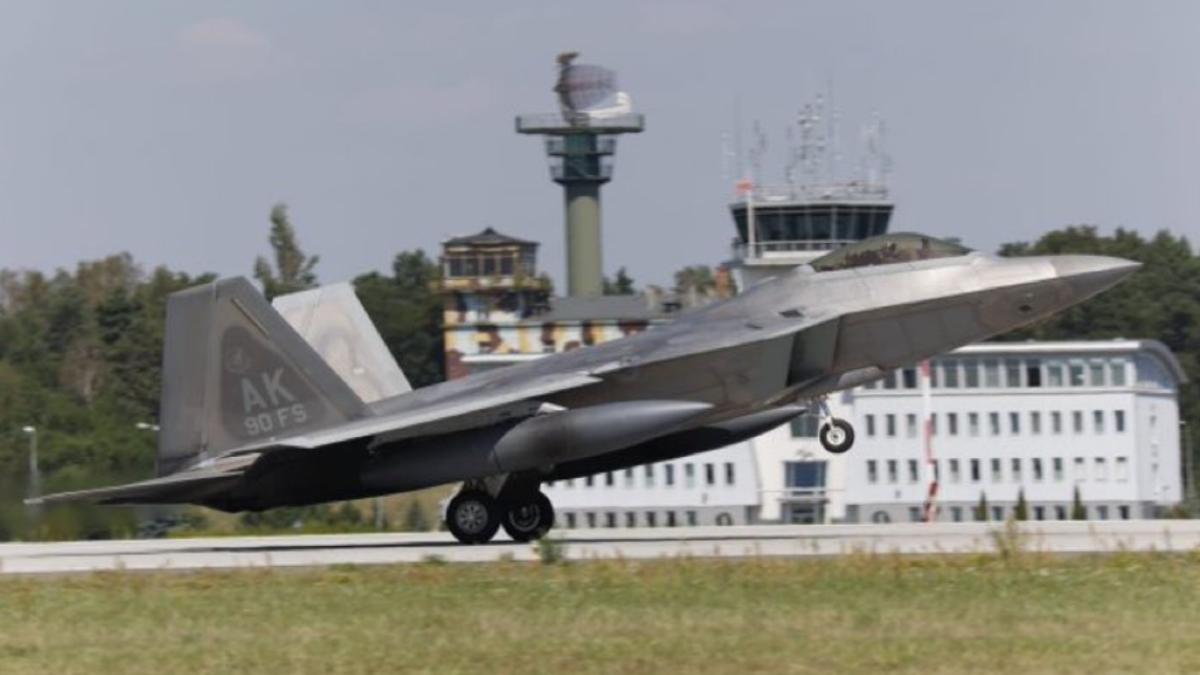 f-22-raptor_76489400