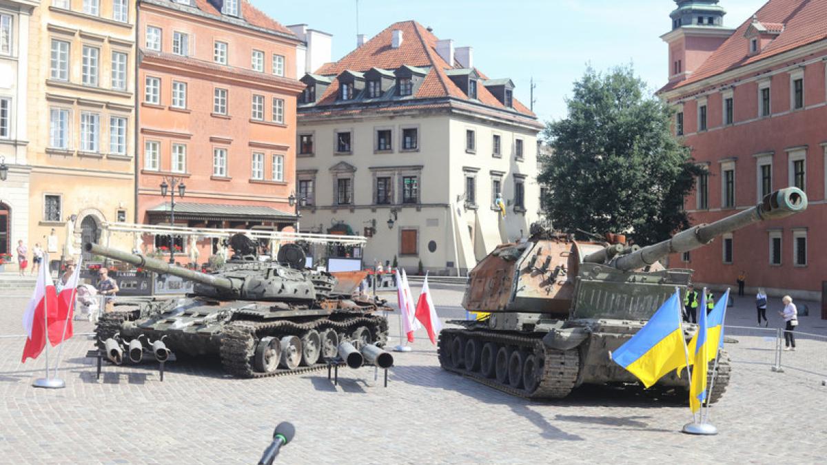 polonia-expozitie-tehnica-militara-distrusa_80583000