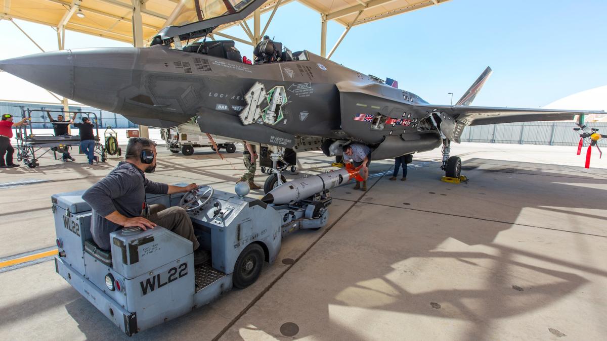 f-35-racheta-mentenanta-intretinere_65200600