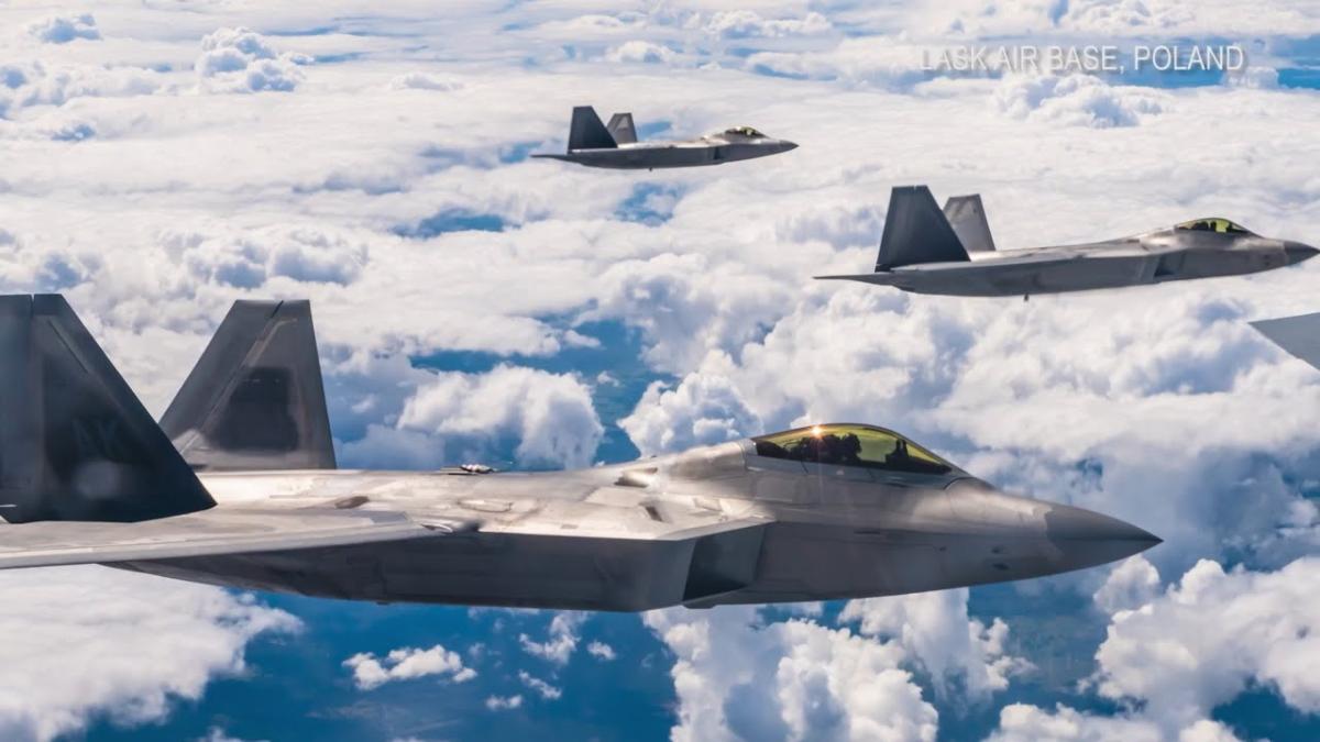 U.S. Air Force au dublat numărul de avioane F-22 desfăşurate în Polonia: SUA iau foarte în serios întărirea flancului estic al NATO