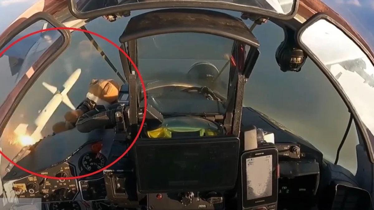 lansare_-racheta_antiradar-agm-88-harm_-mig-29-_55976000