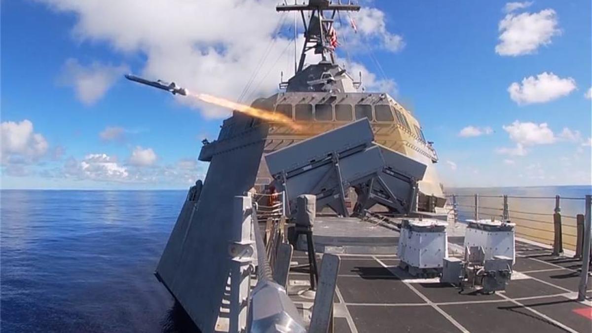 racheta-nsm--uss-gabrielle-giffords_48370800