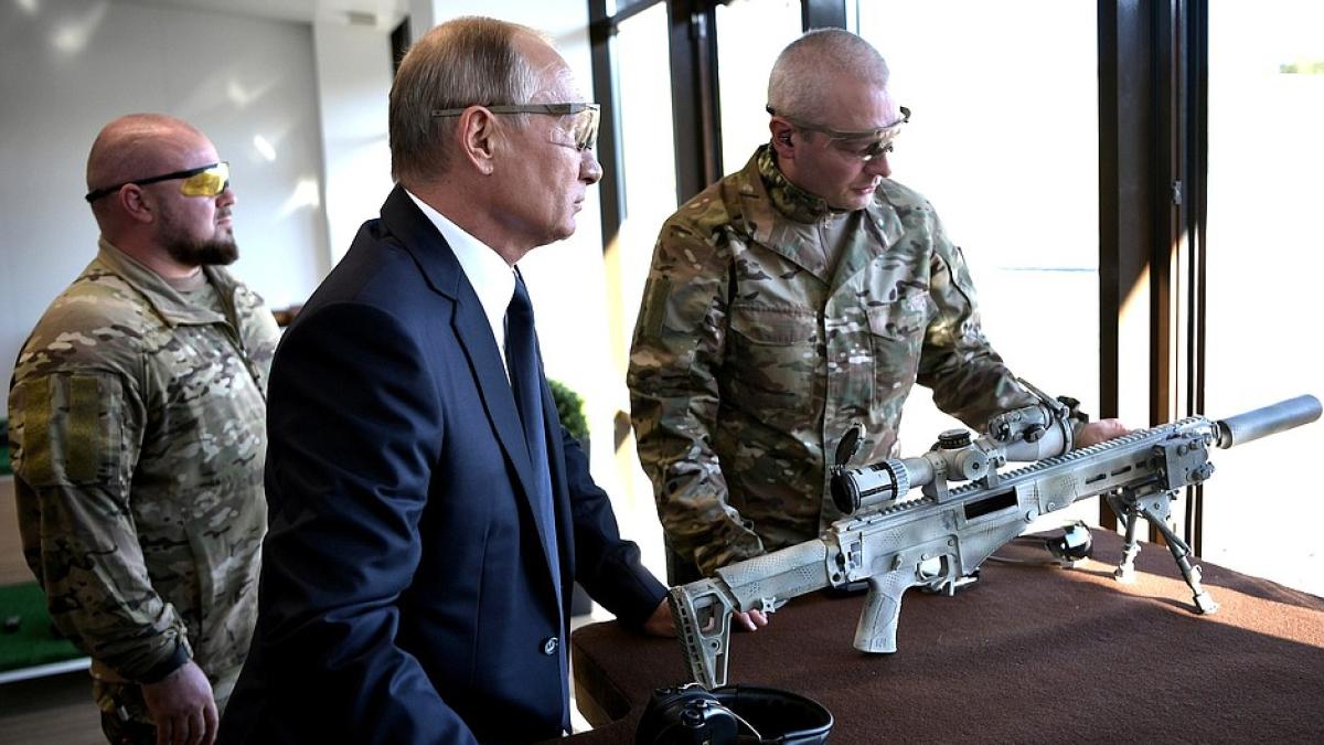 putin-kalasnikov-kalashnikov_32028200