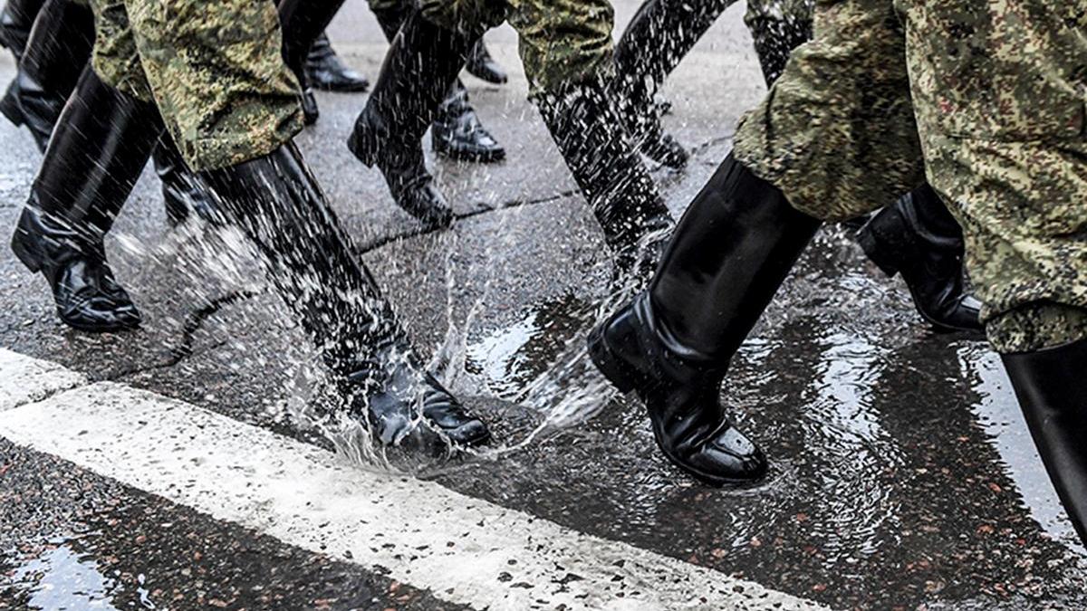 soldat-dfilare-rusia_47667300