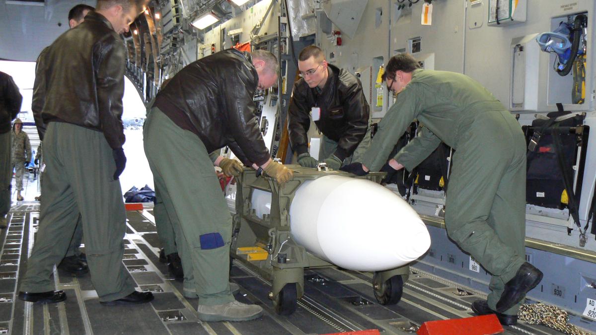 us_nuclear_bomb_46436800