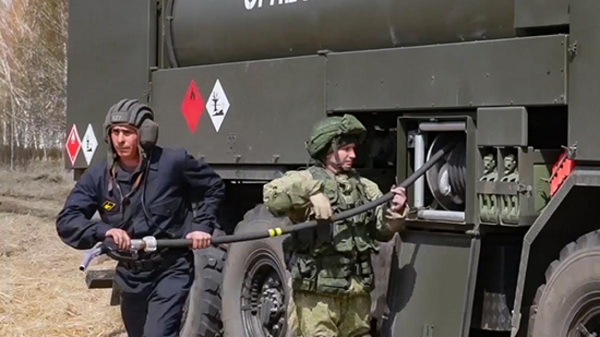 rusia-armata-rusa-combustibil_58712800