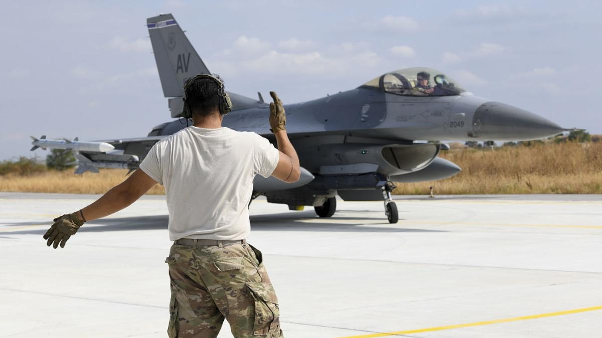 avioane-f-16_07214100