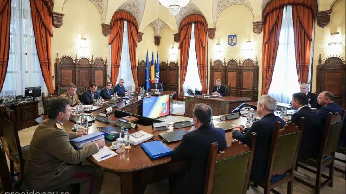 csat2_25oct_rud_71169400