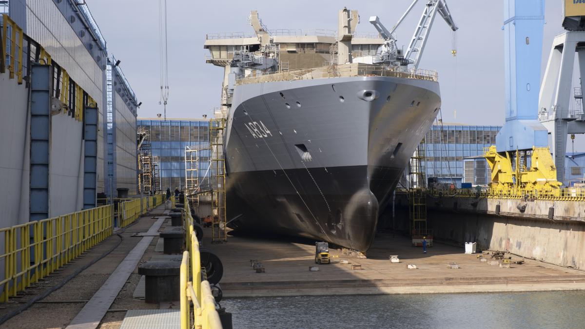 Flota Marinei olandeze e „made in Romania”. Nava militară Den Helder a fost lansată la apă la Galați (Foto/Video)