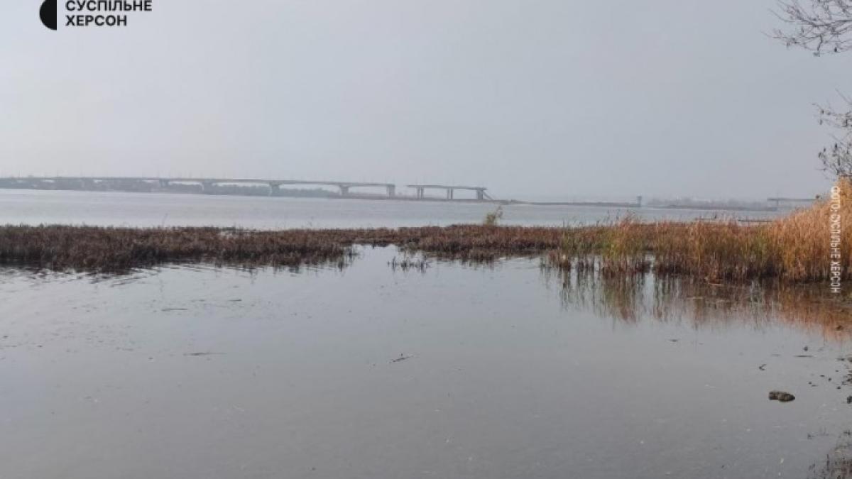 pod-peste-nipru-aruncat-in-aer_43788700