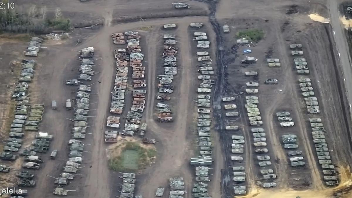 Armata ucraineană a descoperit un adevărat cimitir de vehicule militare ruseşti (Foto/Video). Armata rusă a înregistrat pierderi grele