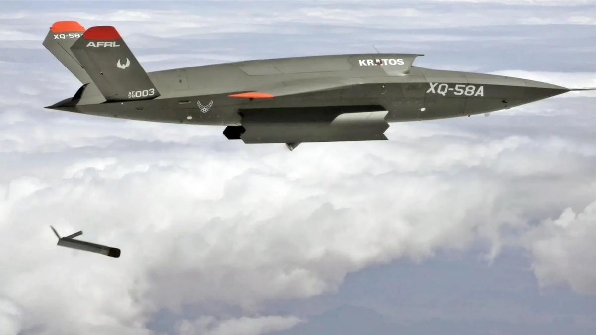 aeronava_fara_pilot_valkyrie_xq-58a_45476200