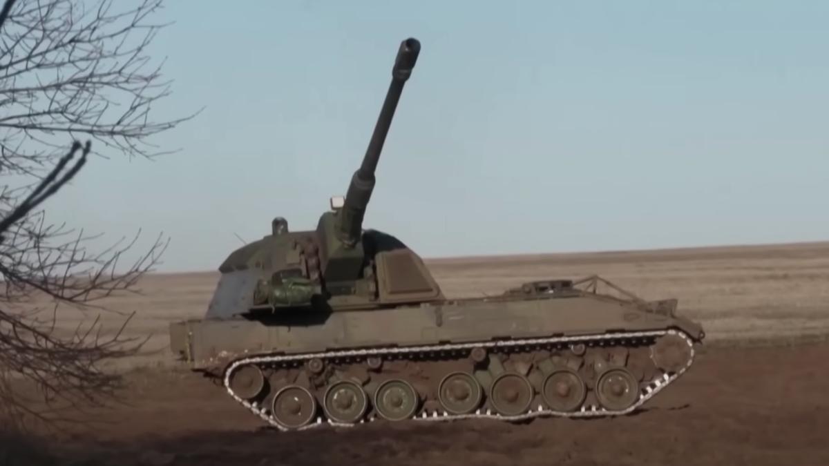 Armata ucraineană a aruncat în luptă obuzierele germane PzH 2000 pentru apărarea oraşului Soledar (Video)