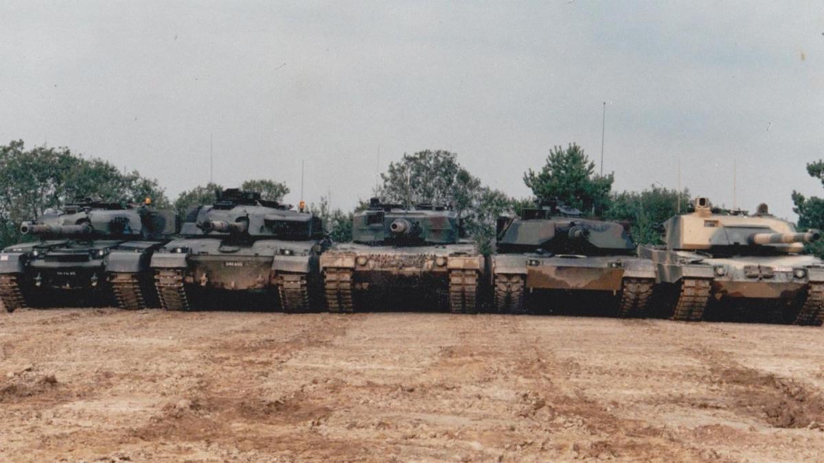 challenger---leopard-2a4--m1a1-abrams_01177000