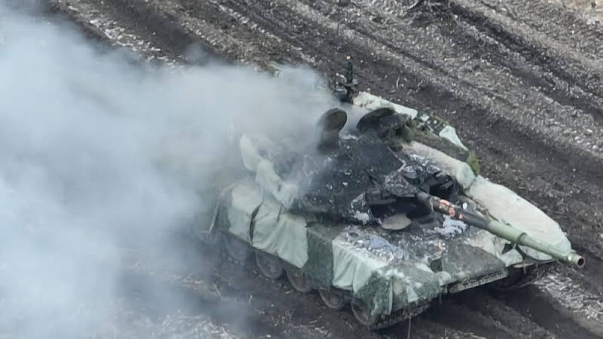 Forţele Armate Ucrainene au distrus un alt T-90M Proryv (Video) - cel mai scump tanc al armatei ruse a fost transformat în fumigenă