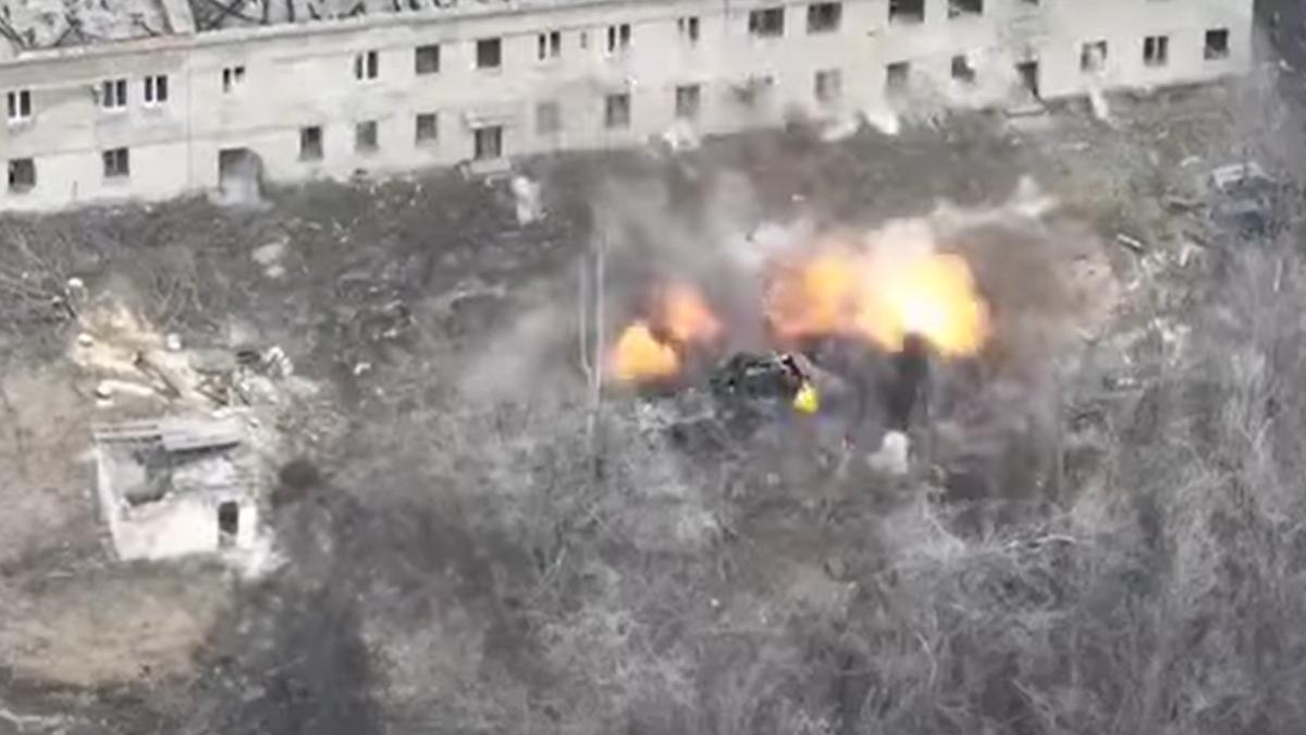 David și Goliat (Video). Un M109 de producție americană a spulberat „uriașul” 2S4 de 240 mm al Rusiei - cel mai mare mortier din lume