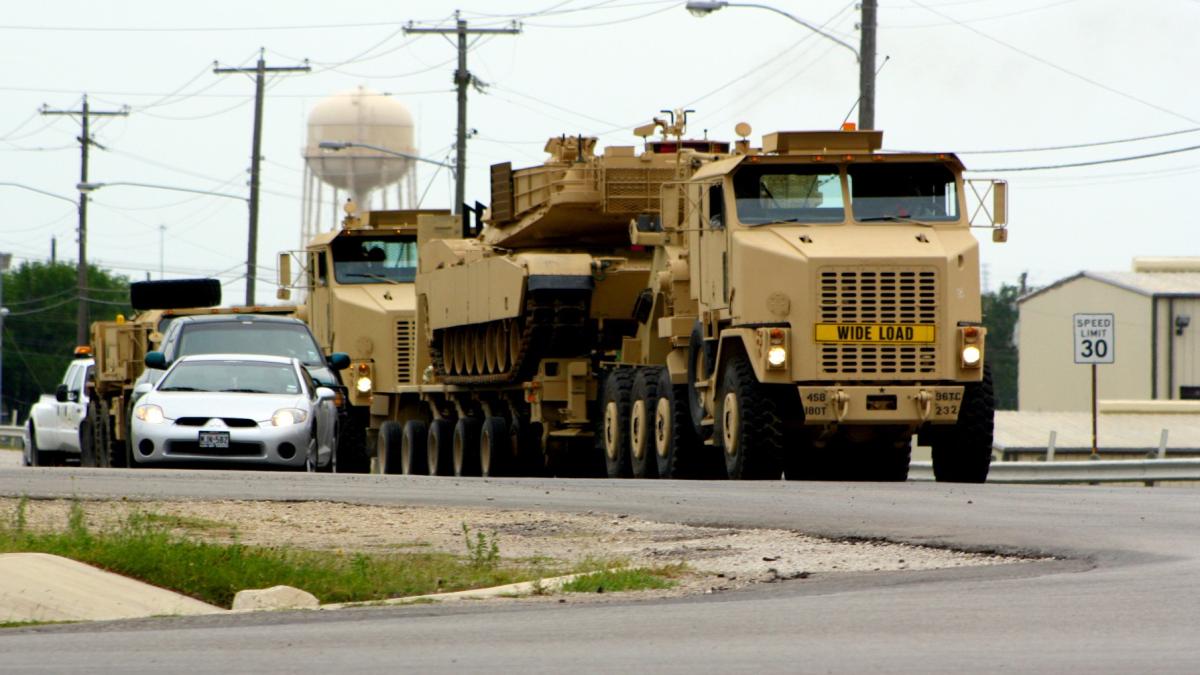 abrams-transport_74576400