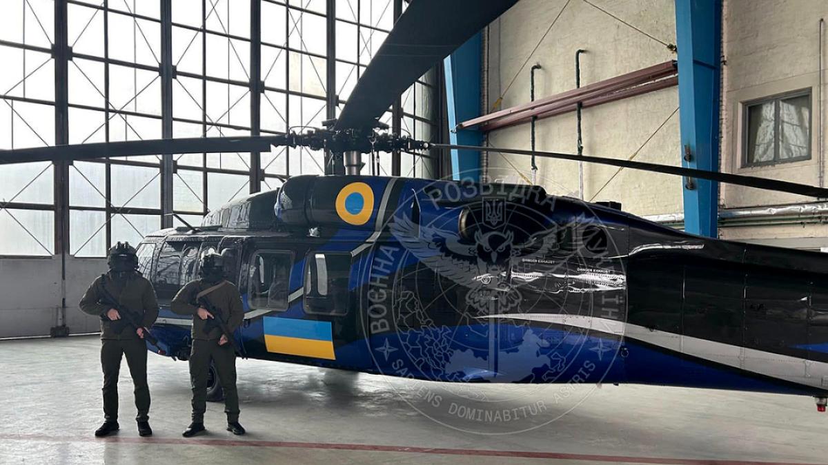 Forţele pentru Operaţii Speciale ale armatei ucrainene execută deja misiuni de luptă cu elicopterul UH-60A Black Hawk oferit de compania Ace Aeronautics"