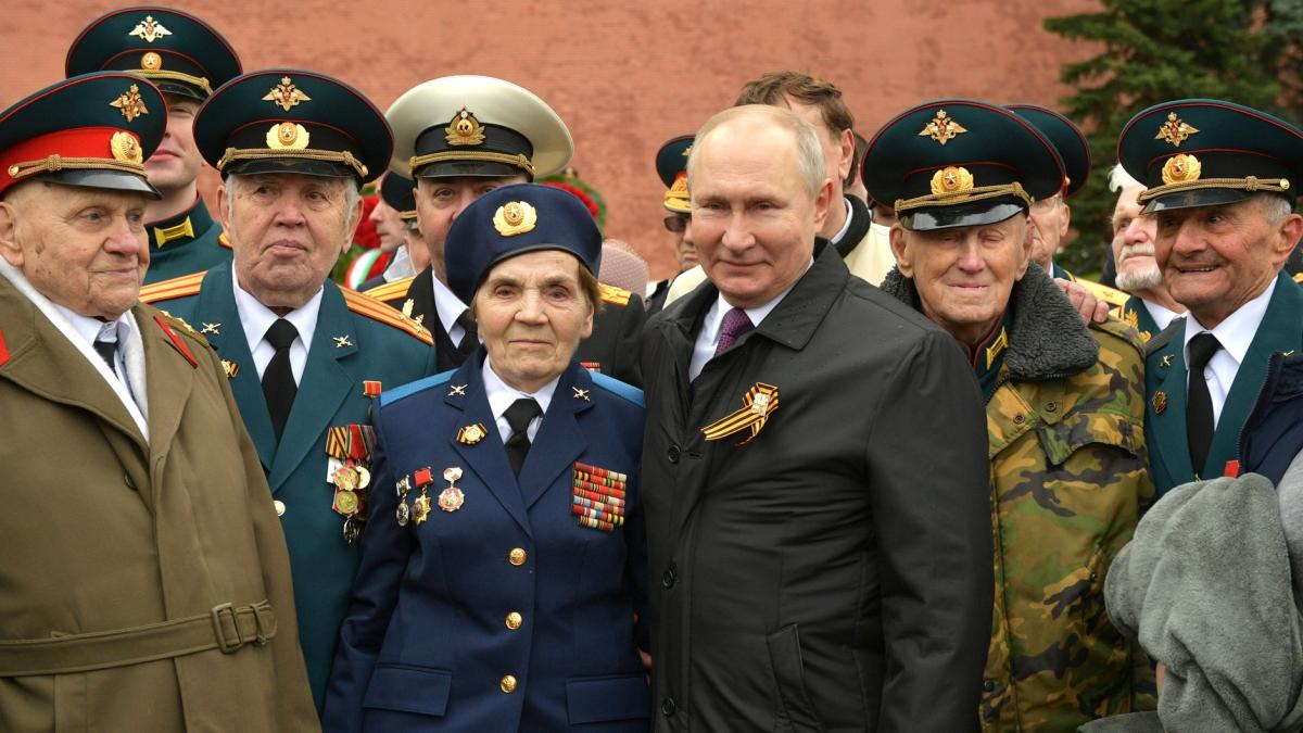 vladimir-putin-veterani-rusia_97511900