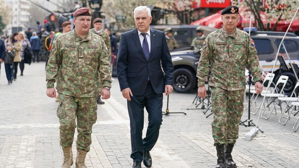 angel-tilvar-daniel-petrescu_27305400