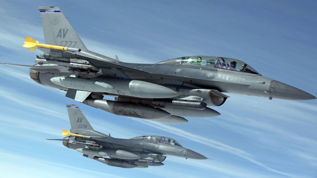 f-16-fighting-falcons_03294000