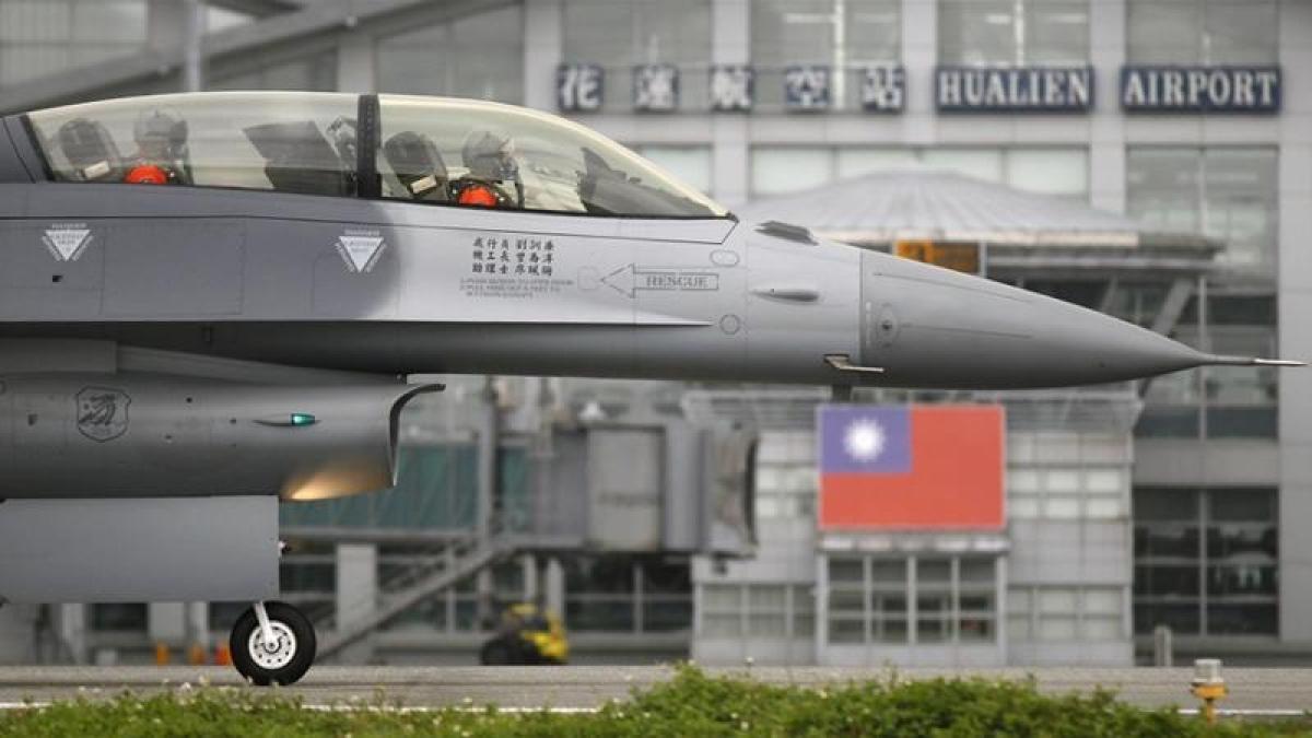 f_16_taiwan_38593000