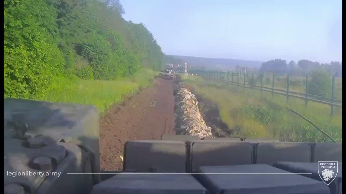 Grupul de partizani ''Legiunea Libertate pentru Rusia" susţine că a adus tancuri în regiunea rusă Belgorod (Video)