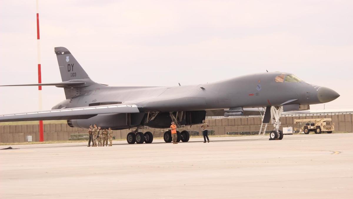 b-1b-romania_61871900