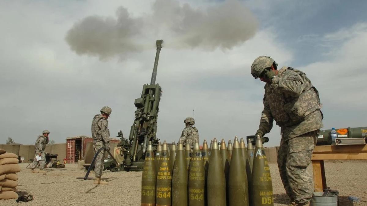 SUA iau în considerare să trimită rapid Ucrainei muniții cu dispersie. Utilizată pe sisteme HIMARS sau pe obuziere, muniția ar trebui să rupă defensiva fortificată a Rusiei