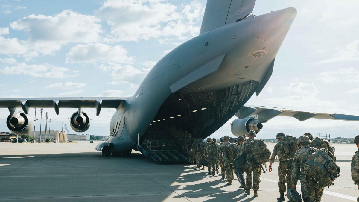 Președintele lituanian vrea baze permanente ale NATO la granițele ruse