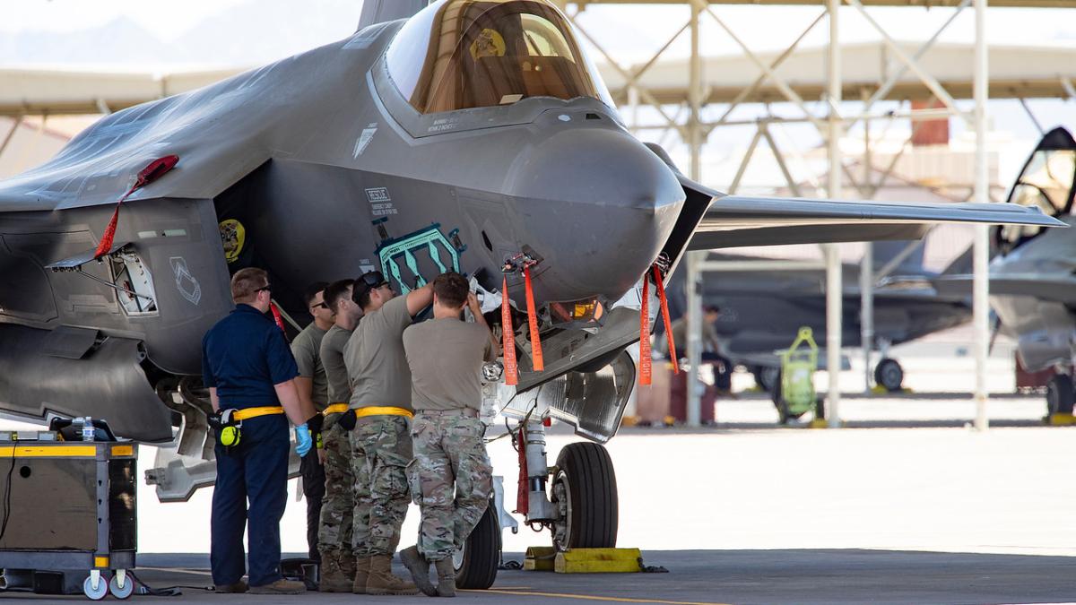 România visează cu ochii deschiși la F-35: Obiectivul? Industria română să producă subansamble, dar e nevoie de investiții și retehnologizare