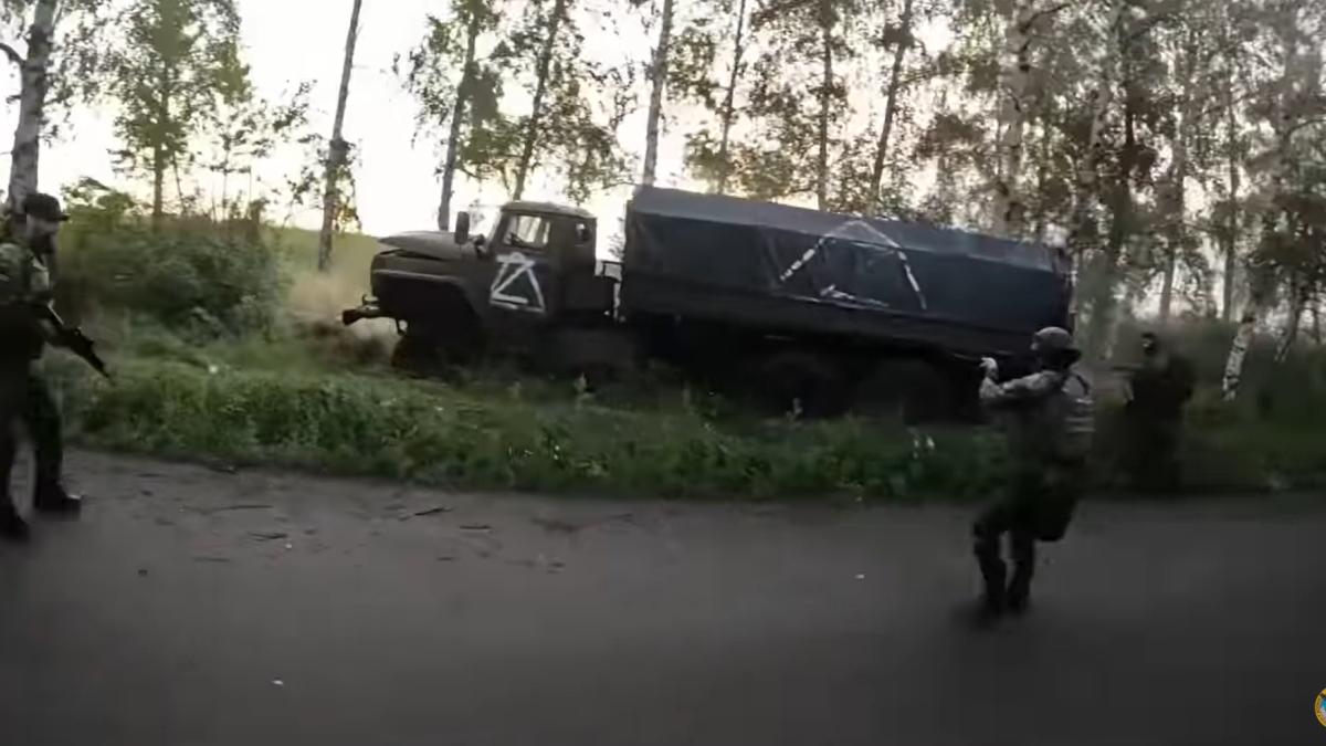 Rușii, prinși în ambuscadă pe teritoriul propriu. Cecenii care luptă alături de Ucraina au atacat un camion cu militari ruși în Belgorod, teritoriul Rusiei (Foto/Video)
