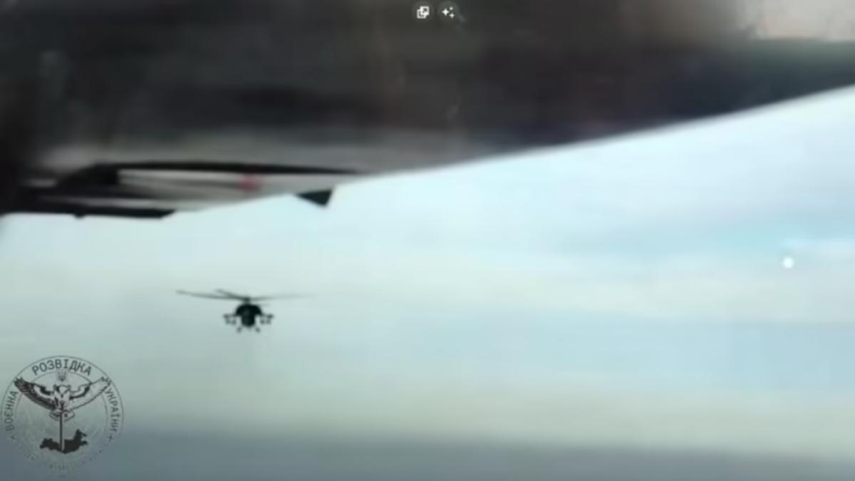 Două elicoptere și un avion de luptă ale Rusiei s-au chinuit fără succes să doboare o dronă a Ucrainei (Video). UAV-ul a scăpat „nevătămat”